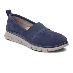 Vionic Navy Kristi Suede Slip-On Sneaker 6.5 wide